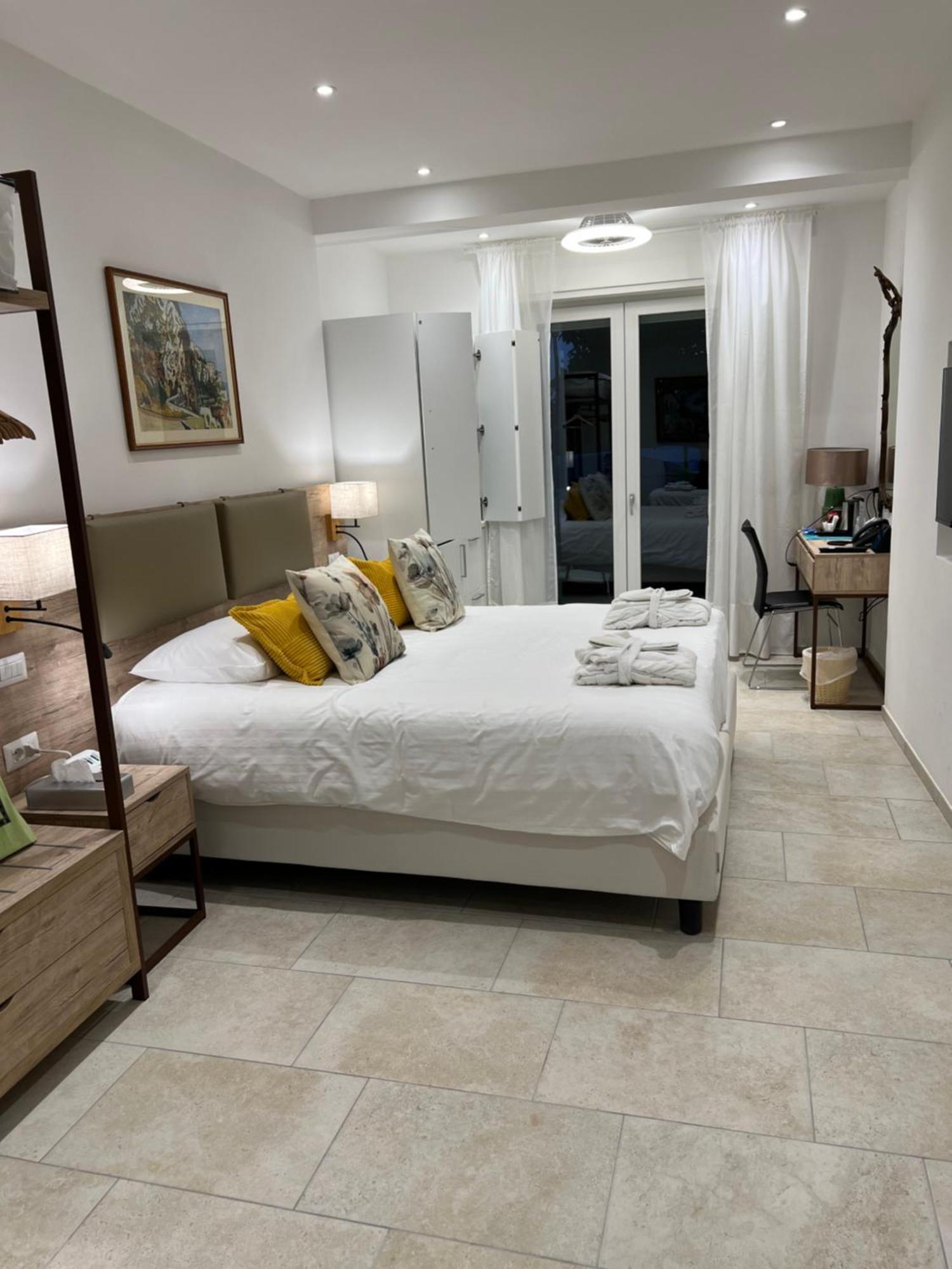 La Reginella Capri Hotel ภายนอก รูปภาพ